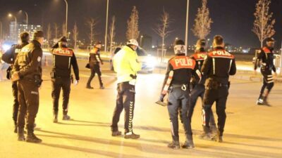 Aksaray’da halkın huzur ve güvenliğinin sağlanması amacıyla polis ekiplerince yapılan
