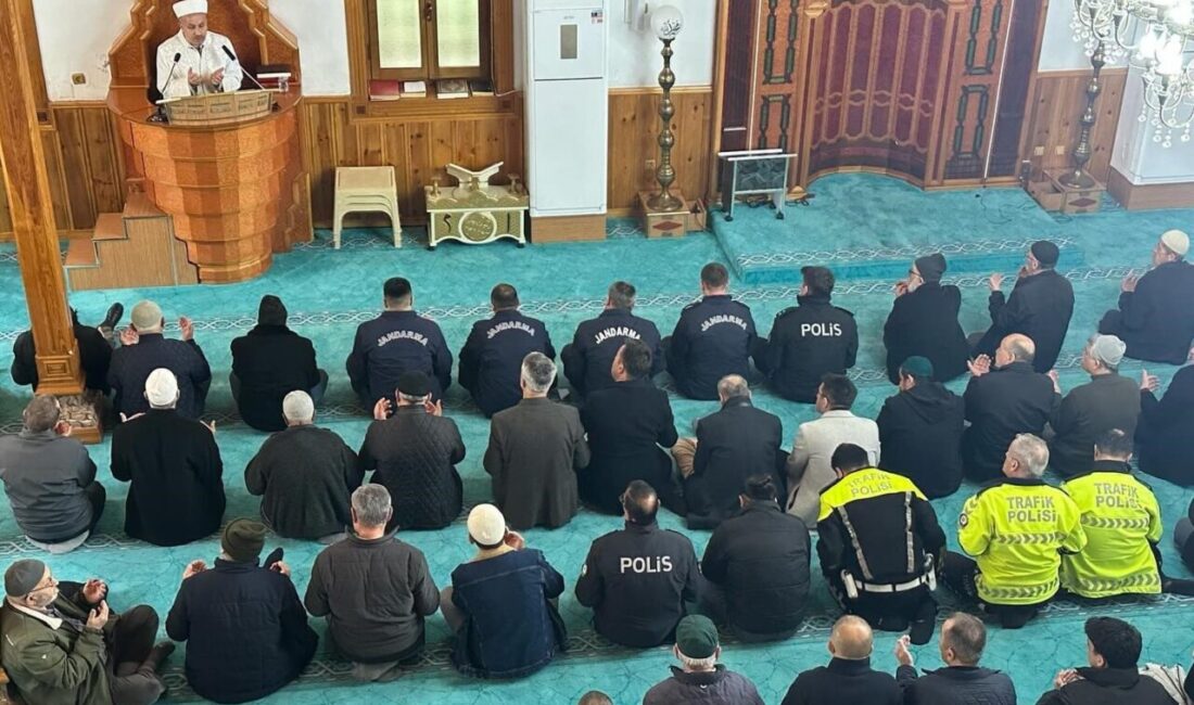 Zonguldak’ın Alaplı ilçesinde, Çanakkale Zaferi’nin 111. yıl dönümü dolayısıyla düzenlenen