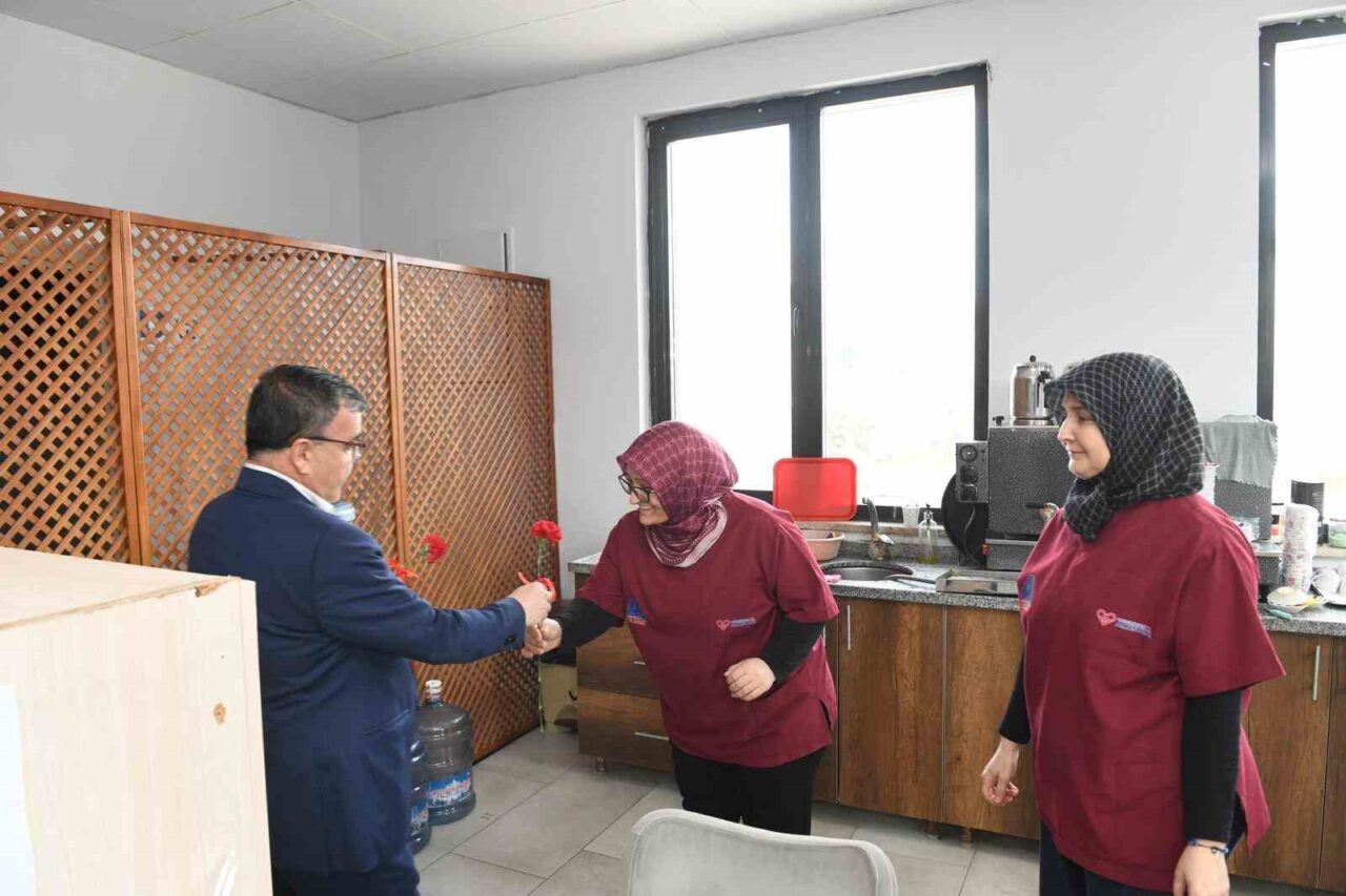 Altıeylül Belediye Başkanı Hakan Şehirli, 8 Mart Dünya Emekçi Kadınlar