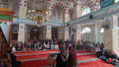 Mersin’in Anamur ilçesinde Kadir Gecesi dolayısıyla hanımlara yönelik özel bir