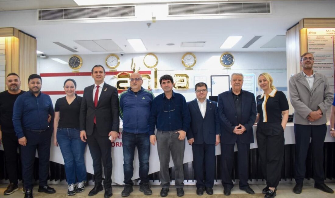 Gaziantep Özel Anka Hastanesi’nde Ramazan Bayramı dolayısıyla bayramlaşma programı düzenlendi.