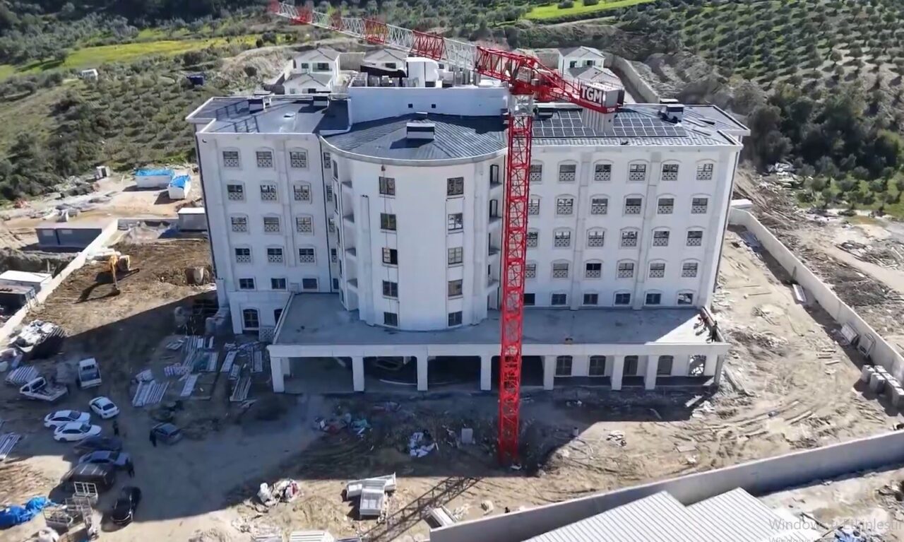 Hatay Valisi Mustafa Masatlı, yapımında sona yaklaşılan Antakya Öğretmenevi ve