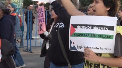 Antalya’da 8 Mart Dünya Kadınlar Günü dolayısıyla bir araya gelen