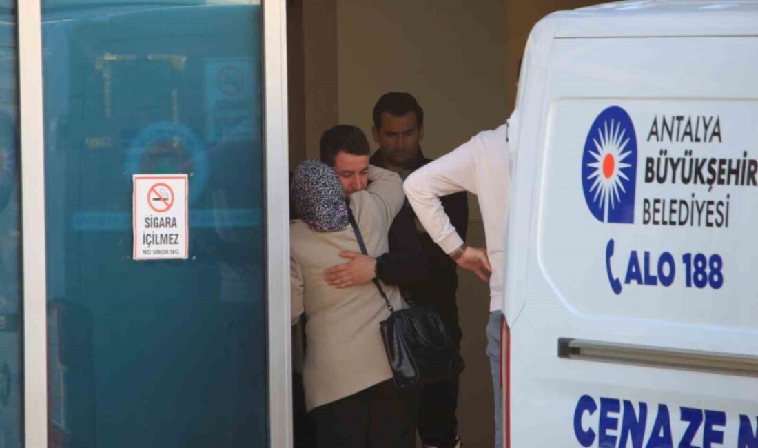 Antalya’da direksiyon hakimiyetini kaybederek bariyerlere çarpan 34 yaşındaki motosiklet sürücüsü