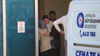 Antalya’da direksiyon hakimiyetini kaybederek bariyerlere çarpan 34 yaşındaki motosiklet sürücüsü