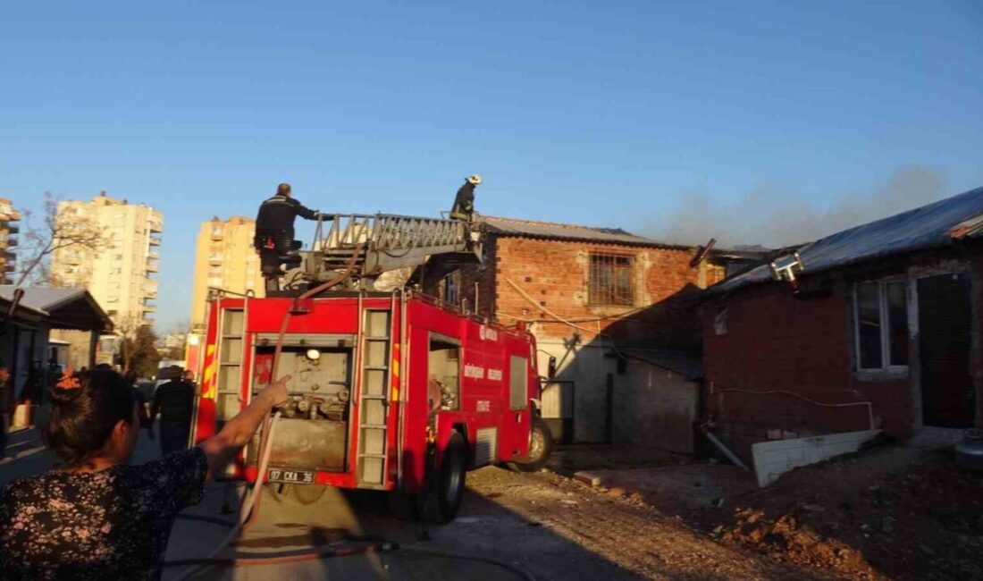 Antalya’da yaşlı bir çiftin yaşadığı iki katlı müstakil evde yangın