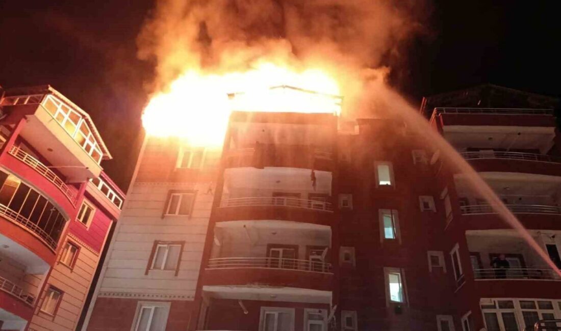 Yozgat’ın Sorgun ilçesinde 5 katlı binanın teras katında yangın çıktı.