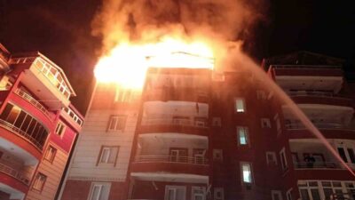 Yozgat’ın Sorgun ilçesinde 5 katlı binanın teras katında yangın çıktı.