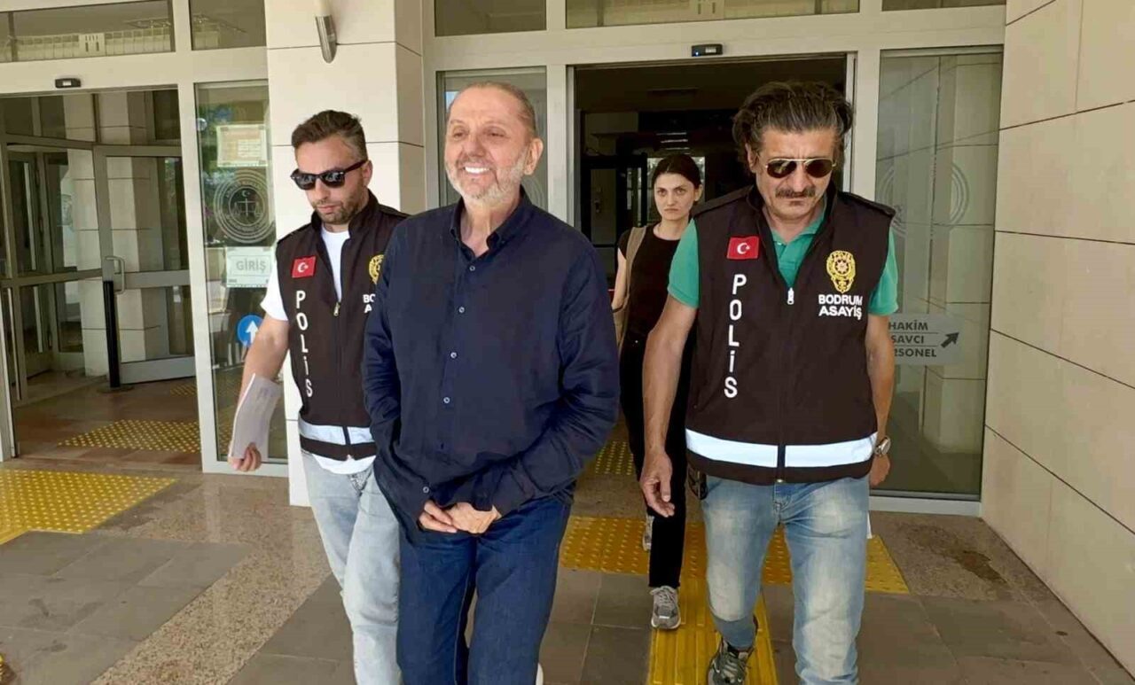 Bodrum’da “Cumhurbaşkanına hakaret” suçlamasıyla yargılanan Muğla Büyükşehir Belediye Başkanı Ahmet