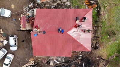 Samsun’un Atakum Belediye Başkanı Serhat Türkel, çıkan yangında evi kullanılamaz