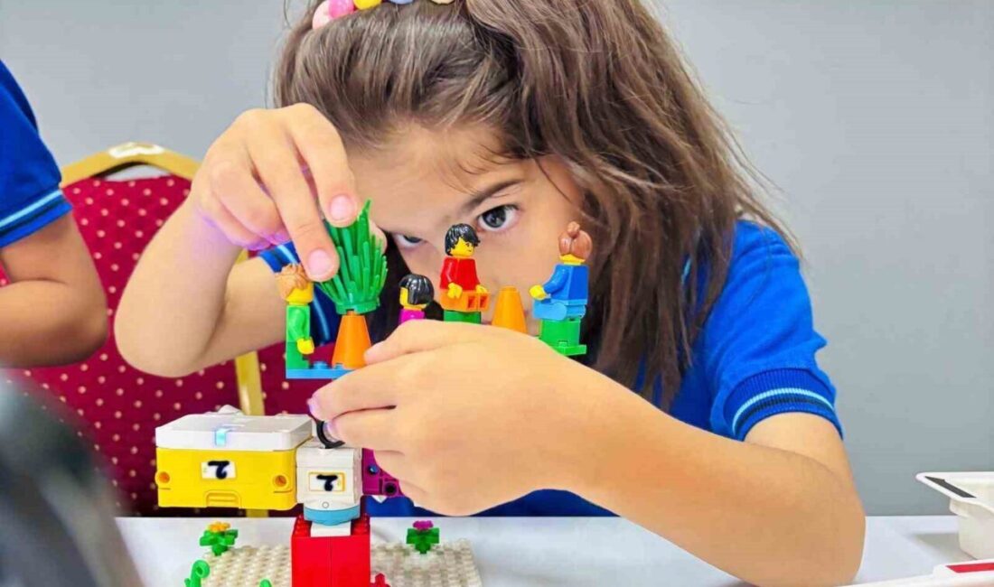 Merkezefendi Belediyesi Atatürk Bilim Merkezi’nde 13-18 yaş aralığındaki çocuklara ve