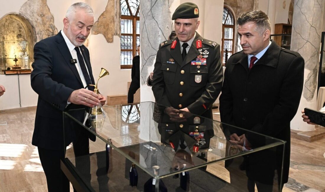 Isparta Belediyesi Misparta Koku Müzesi ve Atölyesi’nde Gazi Mustafa Kemal