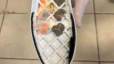 Şanlıurfa’nın Karaköprü ilçesinde jandarma ekiplerince düzenlenen denetimde, ayakkabı tabanına gizlenmiş