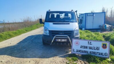 Aydın’ın Söke ilçesi açıklarında jandarma ekiplerince gerçekleştirilen çalışmada lastik bot