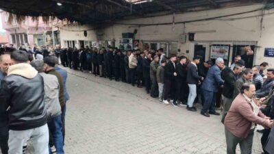 Aydın’da bayram namazı coşkusu bayram namazının kılınması ile birlikte başladı.