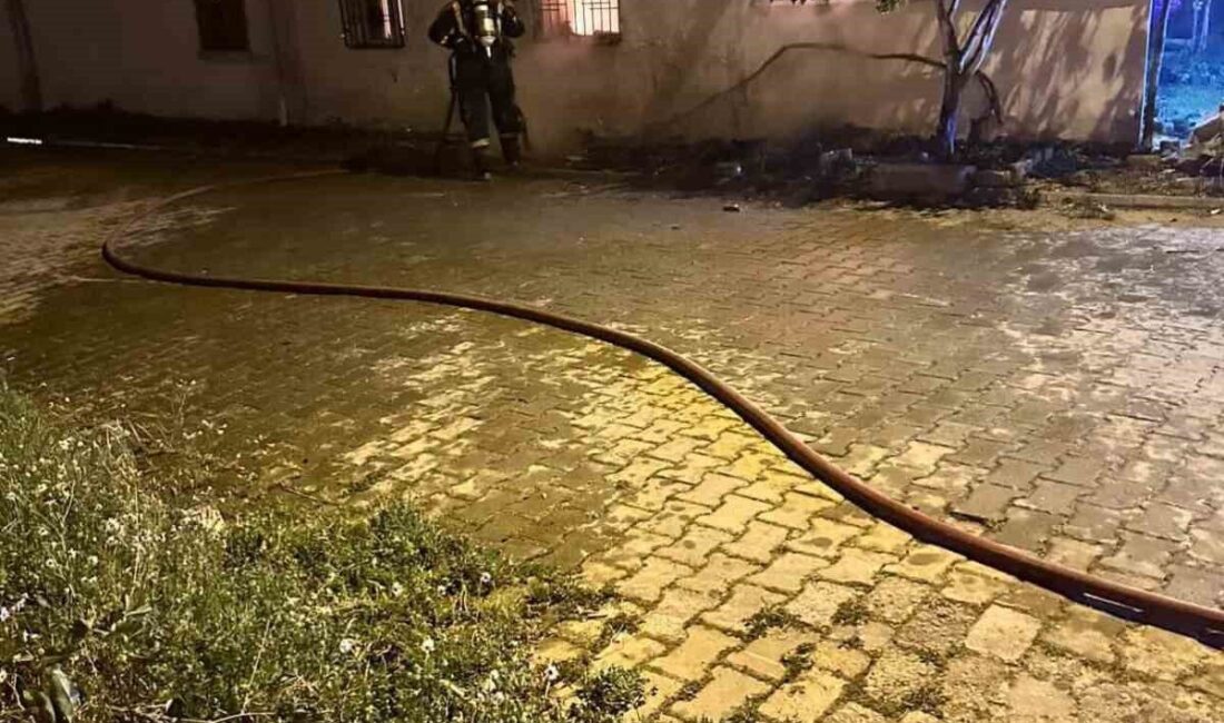 Aydın’ın İncirliova ilçesinde müstakil bir evde çıkan yangın ekiplerin müdahelesiyle
