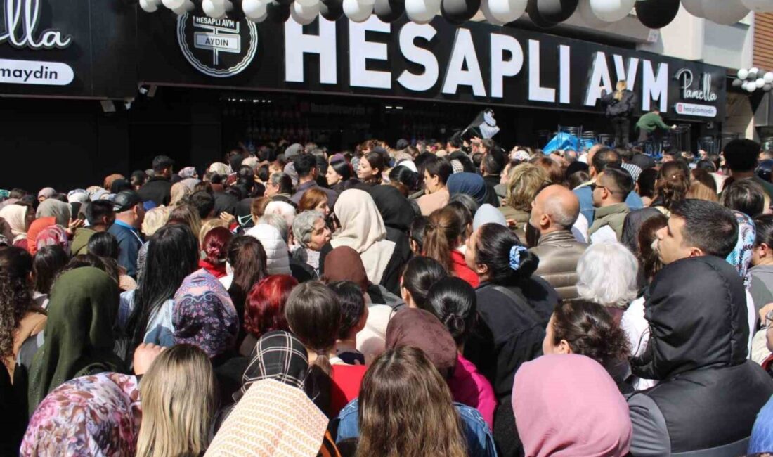 Aydın’ın Efeler ilçesinde bir iş yerinin açılışında ucuz eşya alma