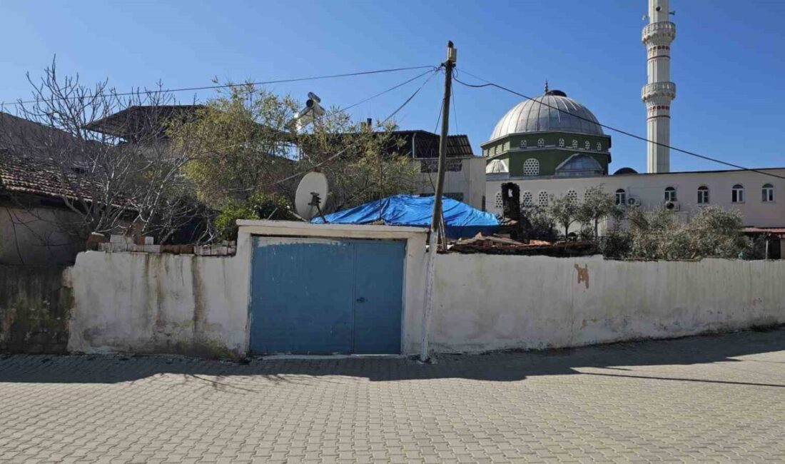 Aydın’ın Nazilli ilçesinde sevgilisi tarafından vücudunun çeşitli yerlerinden defalarca bıçaklanan