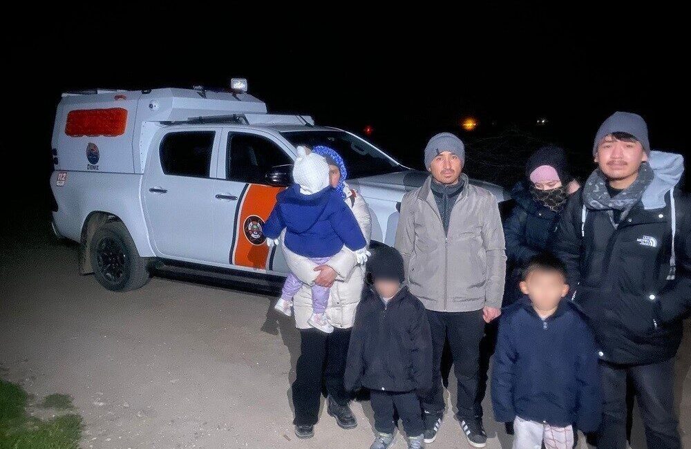 Çanakkale’nin Ayvacık ilçesinde Sahil Güvenlik ekipleri tarafından 3’ü çocuk toplam