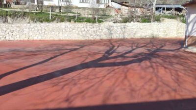 Babadağ Belediyesi, İncilipınar Mahallesi’nde çevre düzenleme çalışmaları kapsamında beton zemin