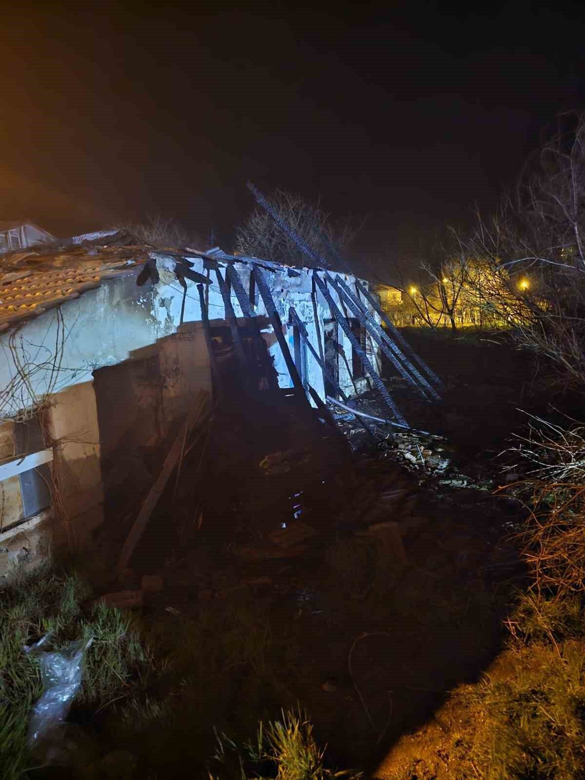 Kırklareli’nin Babaeski ilçesinde müstakil evde çıkan yangında yalnız yaşayan bir