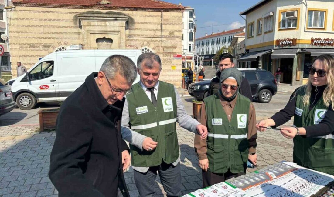 Kırklareli’nin Babaeski ilçesinde Yeşilay bilgilendirme standı kuruldu. Babaeski Yeşilay Temsilciliği