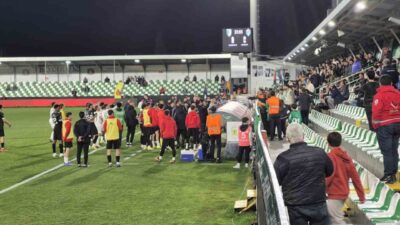 Bodrum FK ile Iğdır FK arasında oynanan karşılaşmada, saha içindeki