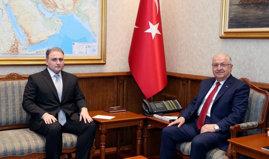 Milli Savunma Bakanı Yaşar Güler, Azerbaycan Savunma Sanayii Bakanı Vügar