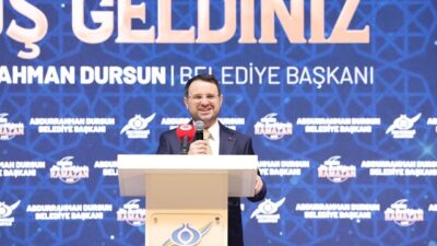 Adalet Bakanı Akın Gürlek, Sultangazi etkinlik çadırında vatandaşlarla bir araya