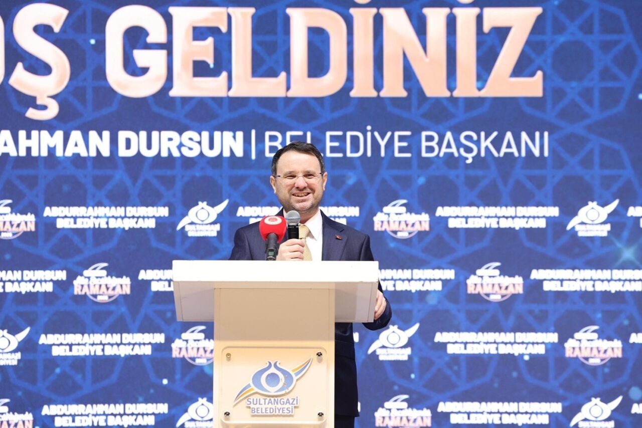 Adalet Bakanı Akın Gürlek, Sultangazi etkinlik çadırında vatandaşlarla bir araya