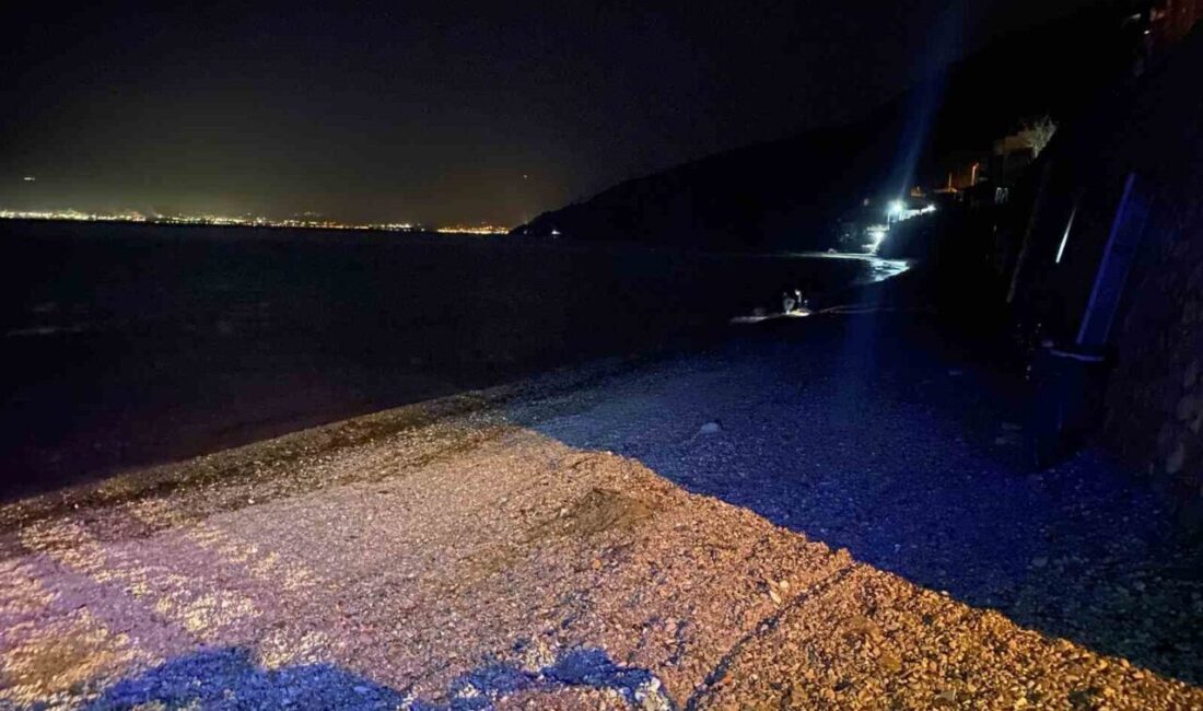 Bursa’nın Mudanya ilçesinde balık tutmak için denize açılan baba-oğulun bulunduğu