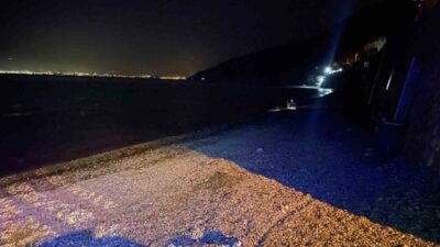 Bursa’nın Mudanya ilçesinde balık tutmak için denize açılan baba-oğulun bulunduğu