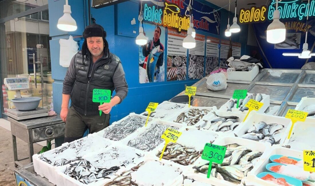 Ordu’nun Fatsa ilçesinde, Ramazan ayıyla birlikte balık tezgahlarında yaşanan hareketlilik