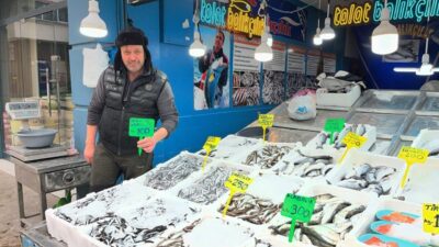 Ordu’nun Fatsa ilçesinde, Ramazan ayıyla birlikte balık tezgahlarında yaşanan hareketlilik