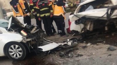 Balıkesir’in Bandırma ilçesinde meydana gelen 4 araçlı zincirleme kazada 1