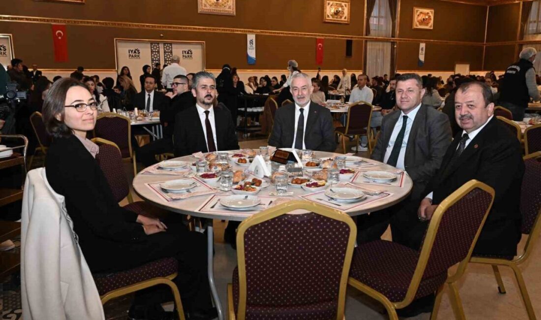Isparta Belediye Başkanı Şükrü Başdeğirmen, Isparta Uygulamalı Bilimler Üniversitesi tarafından