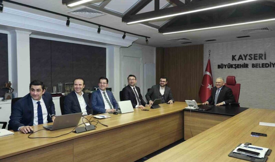 Kayseri Büyükşehir Belediye Başkanı Dr. Memduh Büyükkılıç, ulaşım projeleri ve