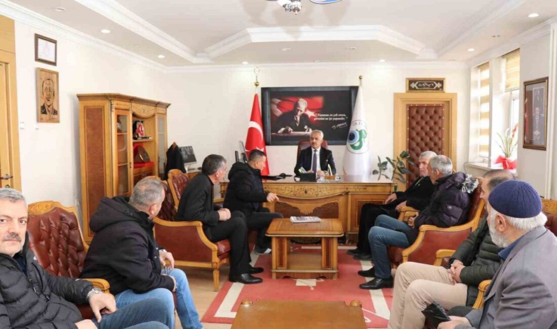 Erzurum’un Oltu ilçesinde Belediye Başkanı Adem Çelebi, Ramazan Bayramı öncesinde