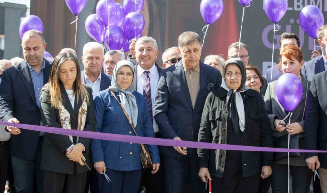 İzmir Büyükşehir Belediye Başkanı Cemil Tugay, 8 Mart Dünya Kadınlar