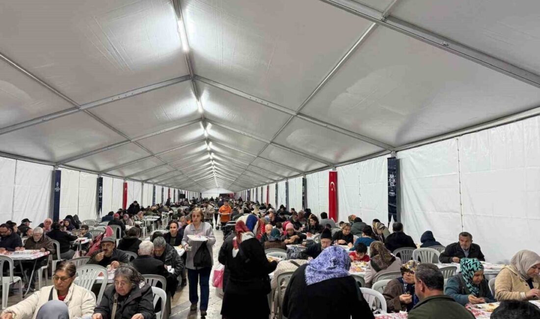 Aydın Büyükşehir Belediyesi, Ramazan ayının bereketini kurduğu iftar sofraları ile