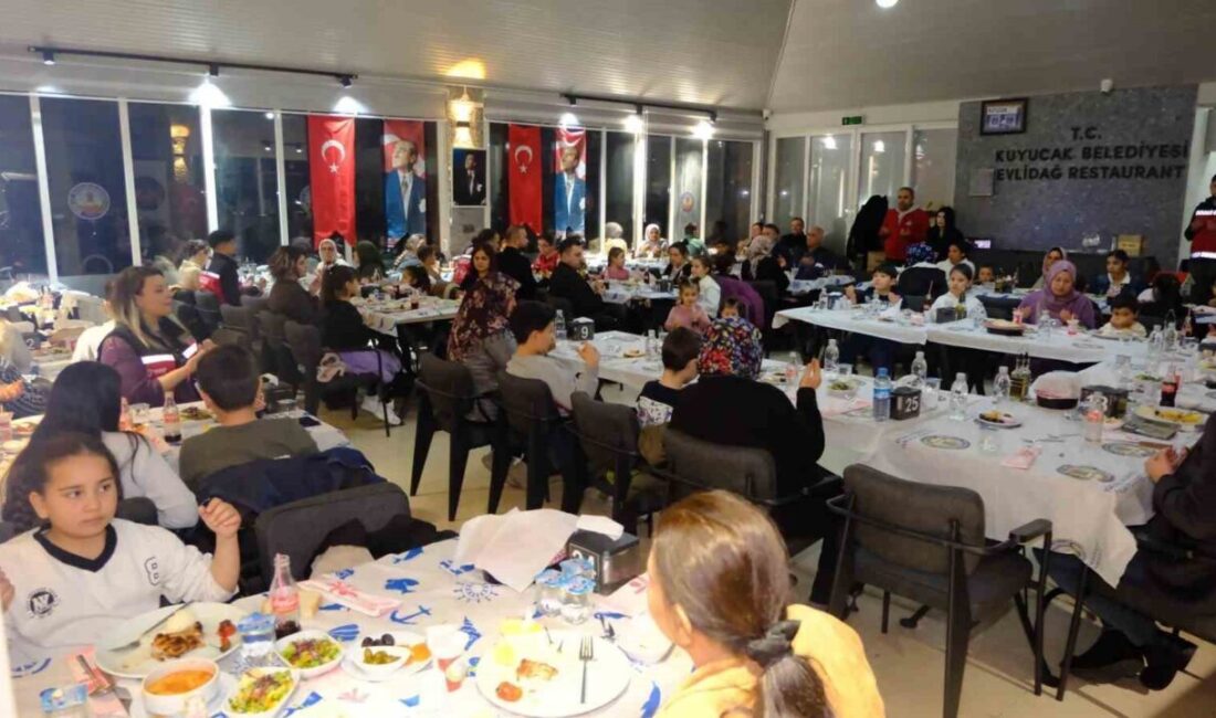 Kuyucak Belediye Başkanı Uğur Doğanca, öksüz ve yetim çocuklar onuruna