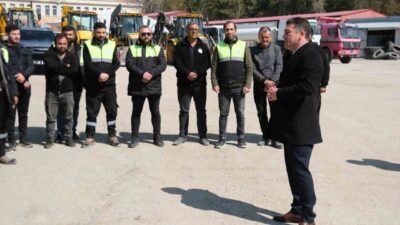 Sivrihisar Belediyesi, Ramazan Bayramı dolayısıyla belediye personeliyle bayramlaşma programı düzenledi.