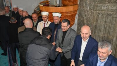 Trabzon Büyükşehir Belediye Başkanı Ahmet Metin Genç, Ramazan Bayramı namazını