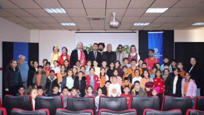 Aydın Büyükşehir Belediyesi Şehir Tiyatroları tarafından Köşk’te sahnelenen “Müzisyenler Çetesi”