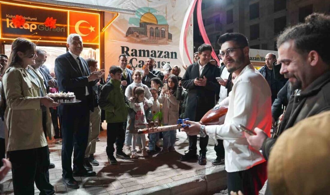 Adıyaman Kahta Belediyesi tarafından Ramazan ayı dolayısıyla düzenlenen Ramazan Çarşısı