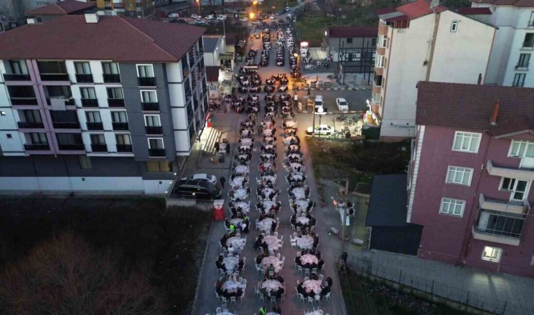 Zonguldak’ın Gülüç Belediyesi tarafından Ramazan ayı dolayısıyla düzenlenen geleneksel iftar