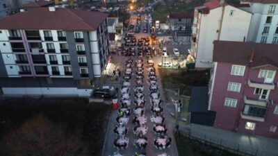 Zonguldak’ın Gülüç Belediyesi tarafından Ramazan ayı dolayısıyla düzenlenen geleneksel iftar