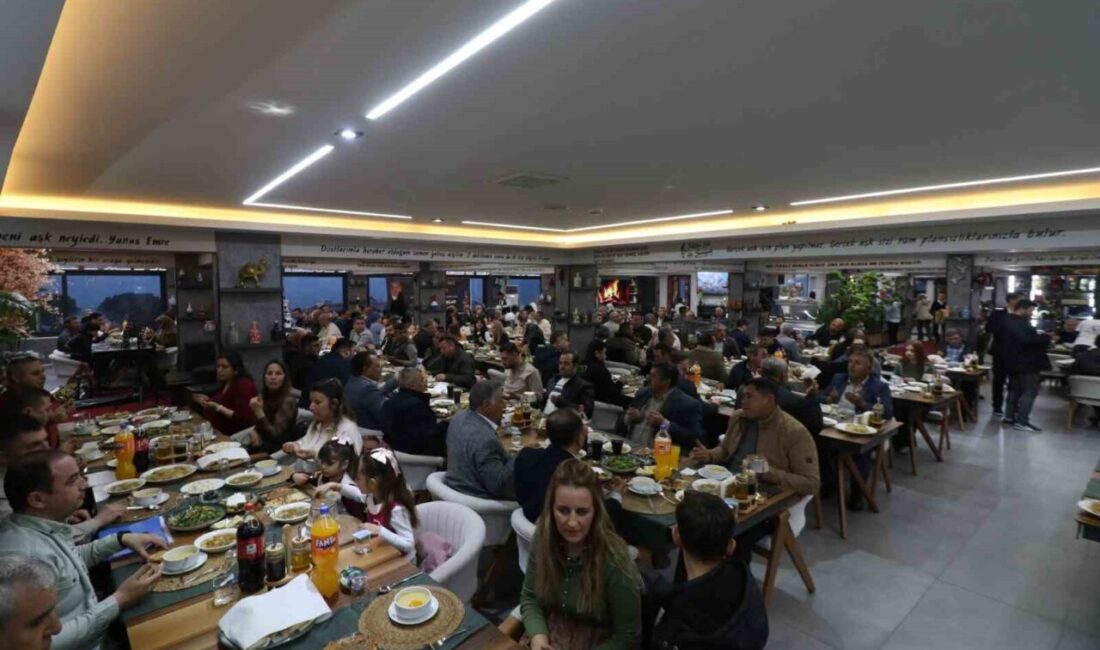 Bozdoğan Belediye Başkanı Mustafa Galip Özel, ilçedeki mahalle muhtarlarıyla iftar