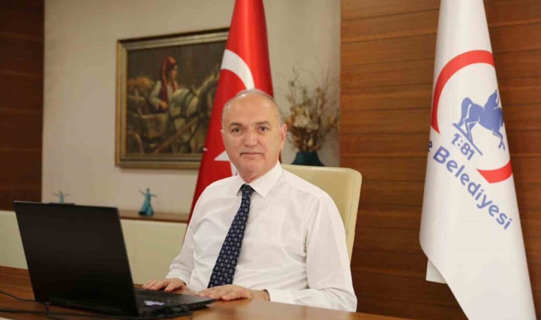 Düzce Belediye Başkanı Dr. Faruk Özlü, 8 Mart Dünya Kadınlar