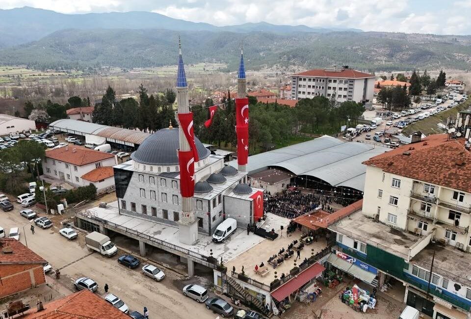 DENİZLİ (İHA) – Denizli’nin Beyağaç Belediye Başkanı Sezayi Pütün, Merkez